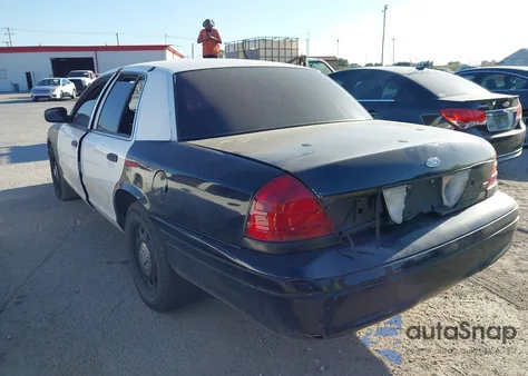 2011 Ford Crown Victoria Police Interceptor z USA, uszkodzony, nr VIN 2FABP7BV0BX161450
